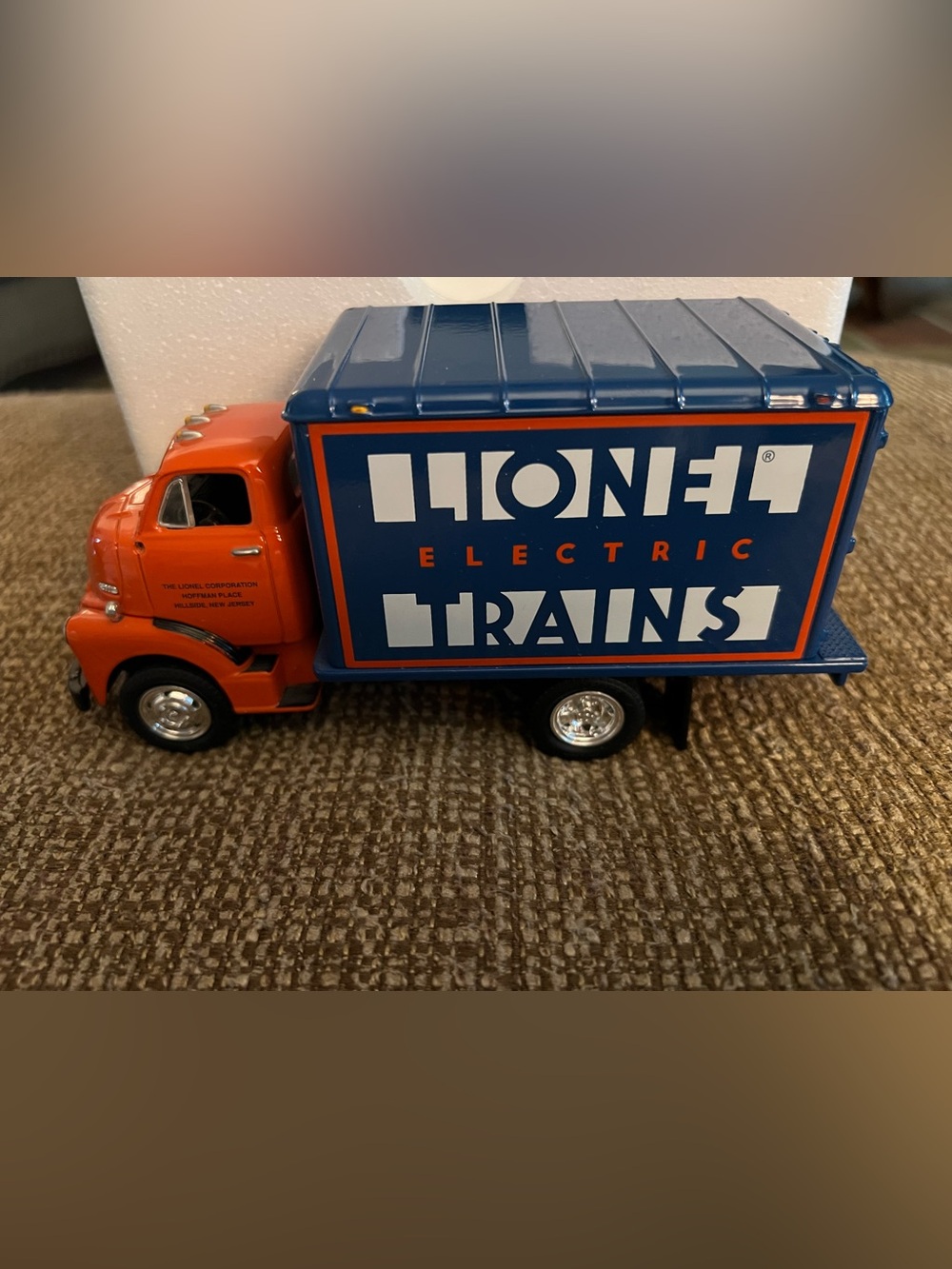 Transportation collectibles Eastwood auto 1952 GMC C.O.E. 1/34 scale truck.